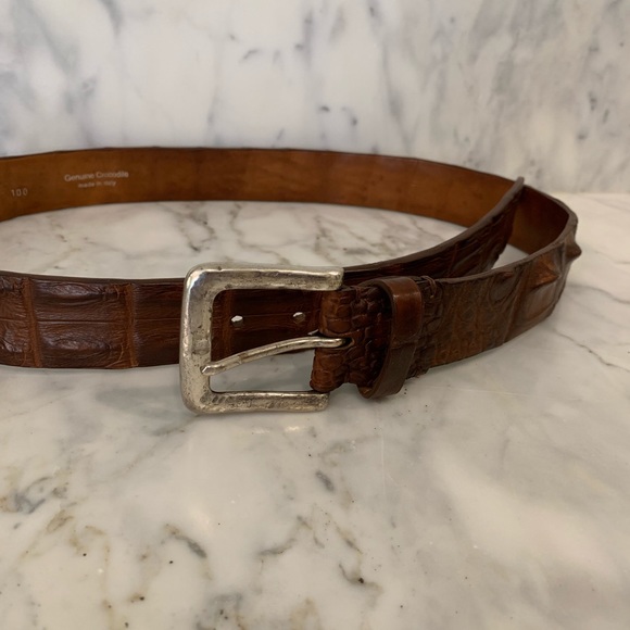 ARI croc belt